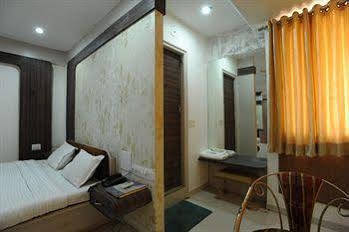 Hotel Jal Sagar Vadodara Exterior foto
